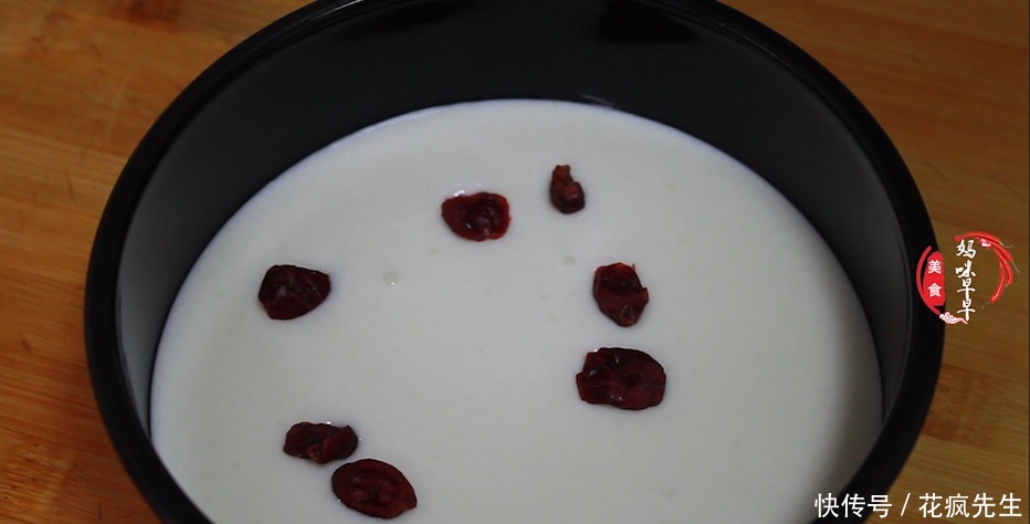 好吃|剩米饭别炒着吃了,教你一个新做法,香甜软糯,比蛋糕还好吃