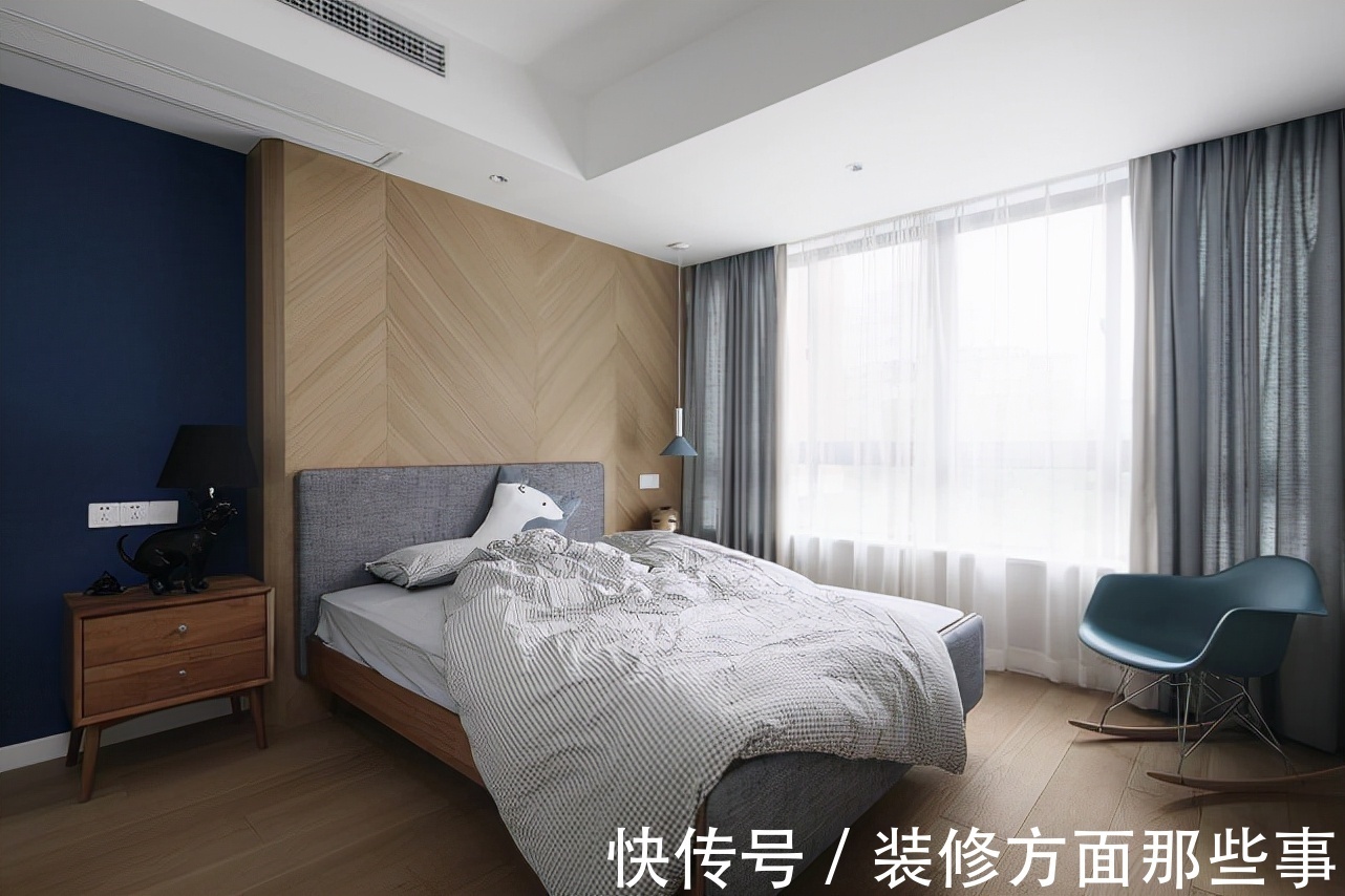 玄关|124三居室蓝灰配穿插原木色+灰,空间便显得典雅浪漫