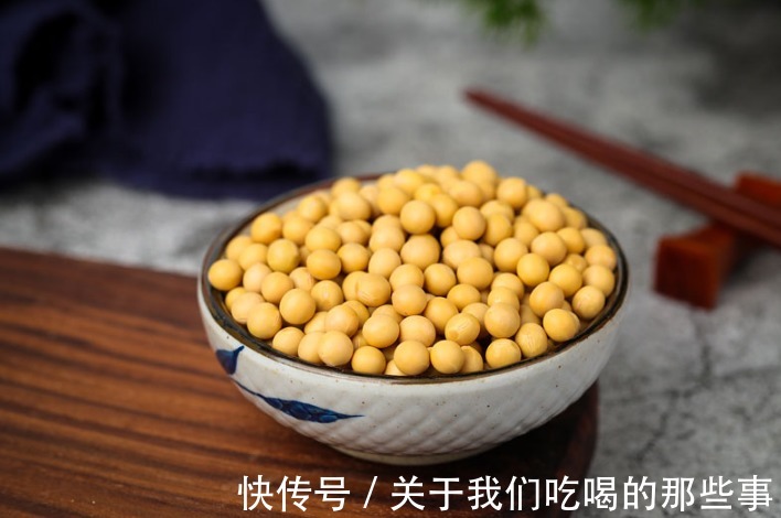 面色|冬天多吃猪蹄,加它一起炖,补脑补钙,面色红润显年轻,做法简单