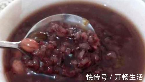 黑豆|花生可和此物一起吃，头发变黑了，也不脱发了，谁吃谁健康！