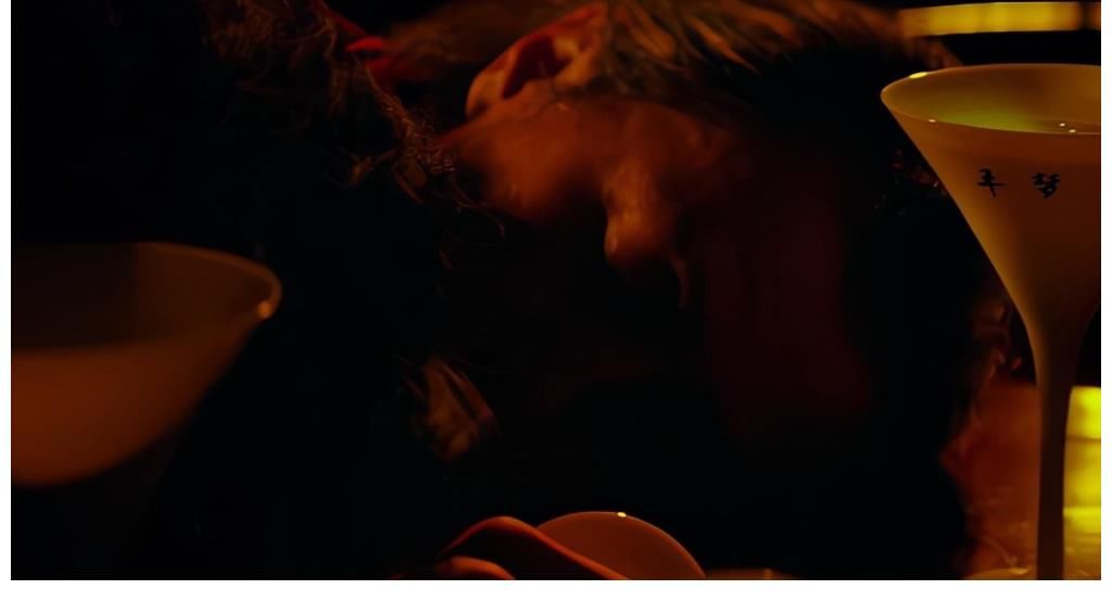 如何評(píng)價(jià)《導(dǎo)演請(qǐng)指教》梁龍的《烙花散》？到底講了個(gè)什么故事？