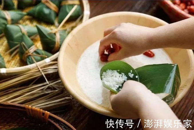 香甜|煮粽子有诀窍,水里多加“2样料”,粽子煮好更好吃,香甜软糯