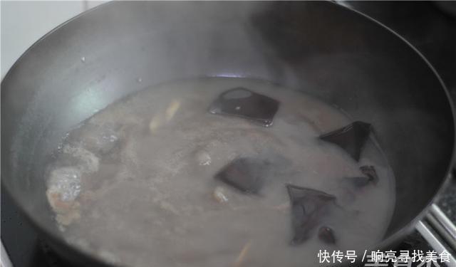 真鸭血|它是“人体清道夫”,隔三差五吃1次,清肝排毒,熬夜的人多吃