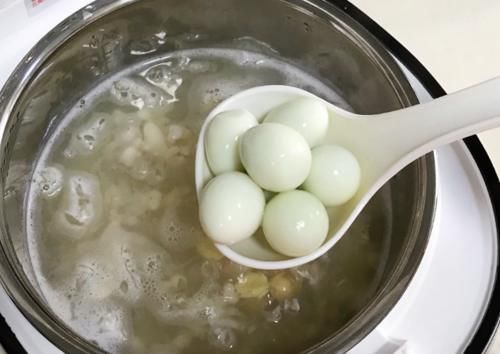  冬天，家人记得多喝这汤，简单煮一煮，湿气没了，脸色更红润