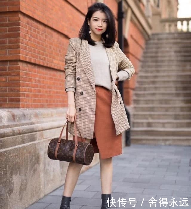 真正会穿的女人,春天穿西装不会配小脚裤,看三木就知道了!