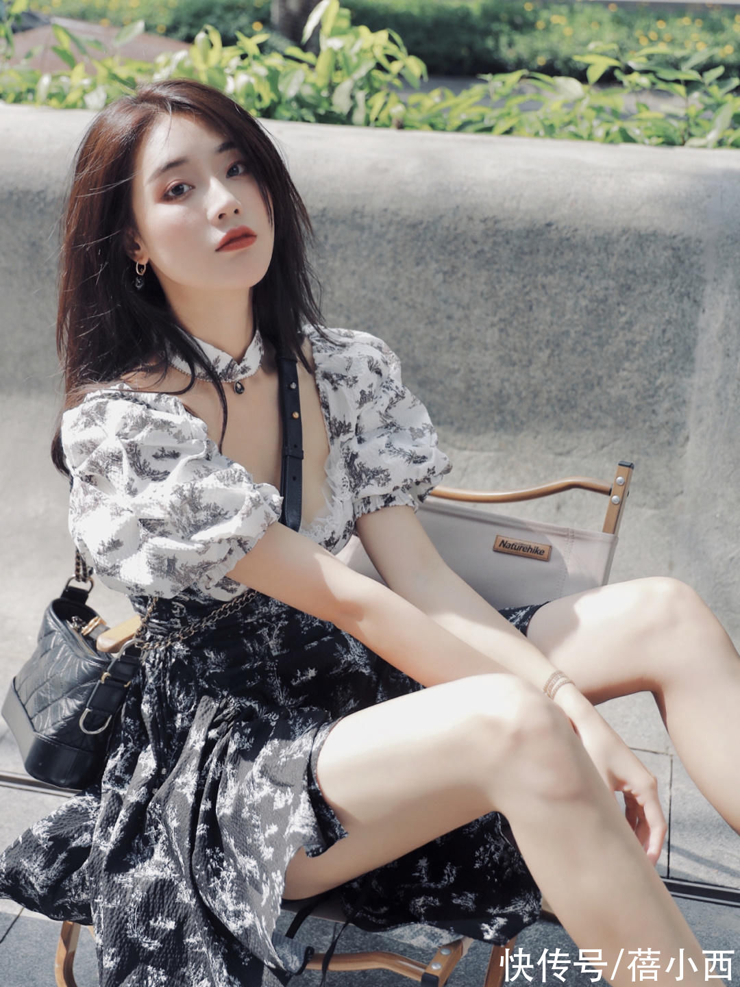 套装|这才是辣妹该学会的搭配方式,“修身+露肤”,让好身材得以尽显