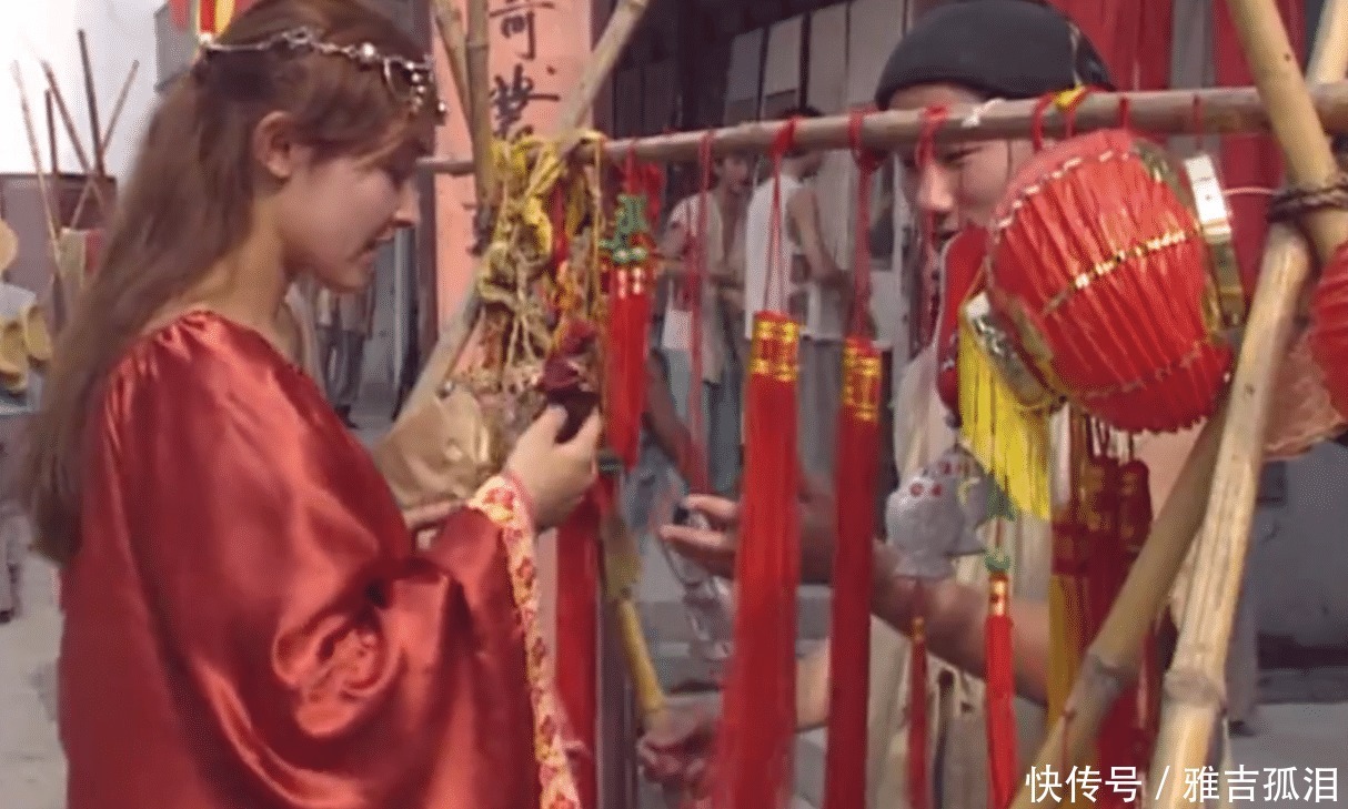 盗墓贼闯入将军墓,济公一扇子复活将军,直接吓死盗墓贼