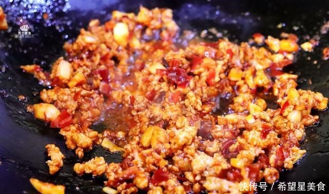 过瘾|豆腐最馋人的做法,我家一周要吃5次才过瘾,每次做一锅饭不够吃