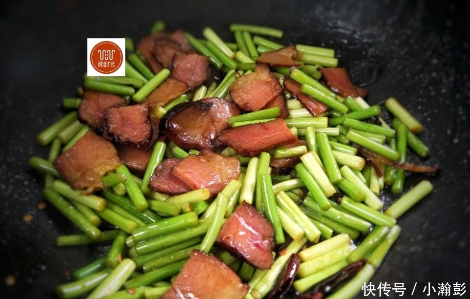 蒜薹|饭店最火的家常菜,10块钱不到,两三下就炒好,家人吃过都说好