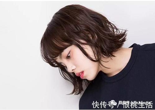 短发|头大女孩都在想留什么发型显脸小,女孩子大脸大头需要发型拯救