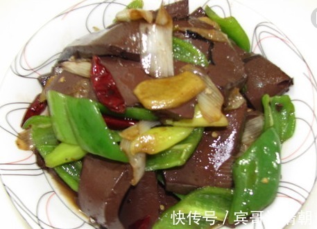 黑便|吃完猪血拉出黑便,对健康是好还是坏很多人不清楚,赶快了解下