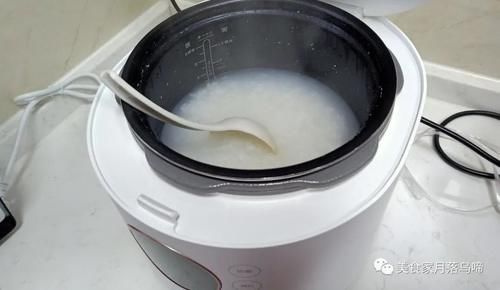 我家早餐发朋友圈，没想到评论区比早餐更精彩，笑死了