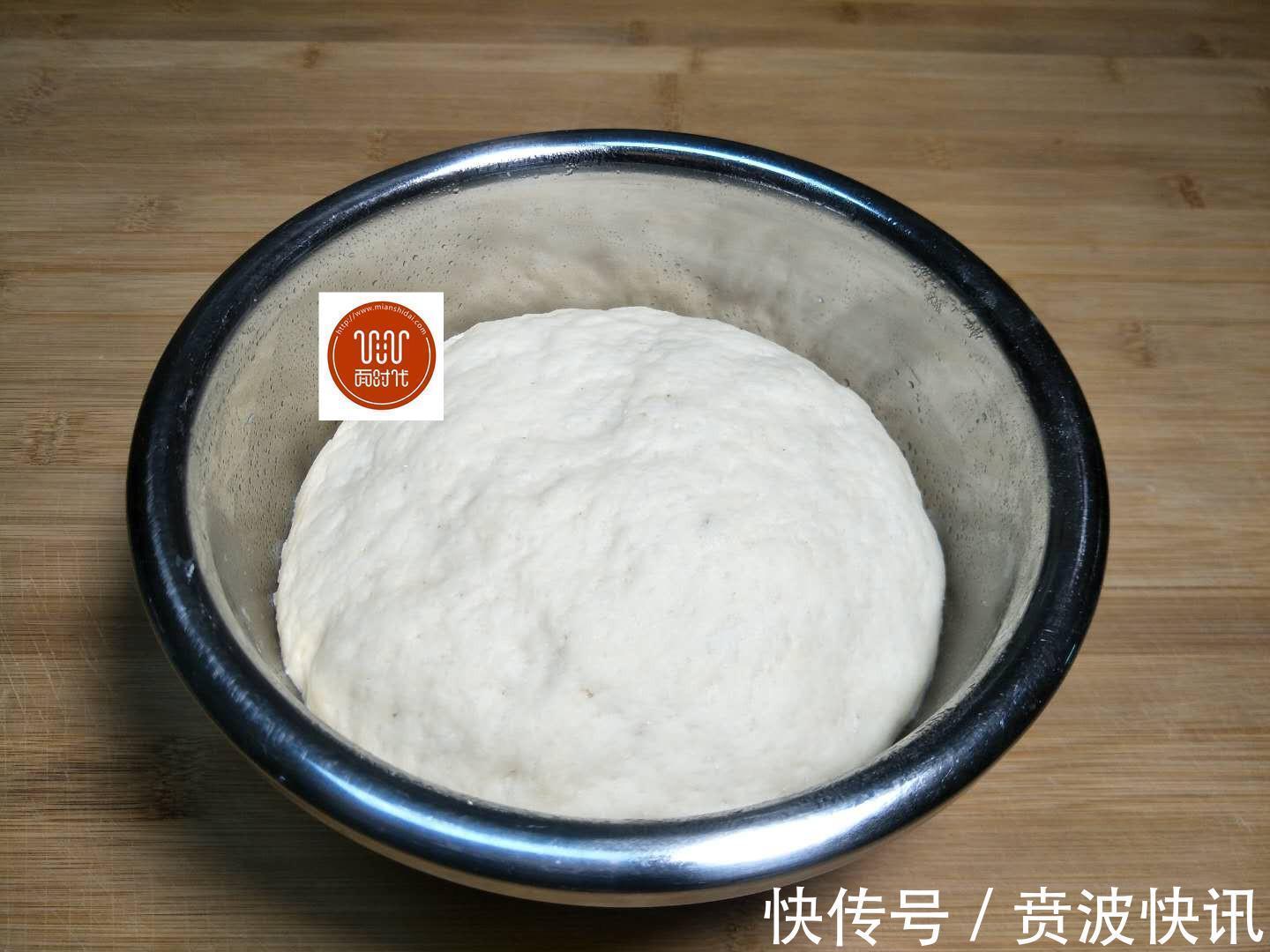 花卷不要再蒸着吃了,试试着样做,3分钟就出锅,宣软又酥脆!