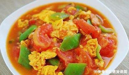 医生提醒炒西红柿的时候不能放它,很多人不清楚,记得告诉家人