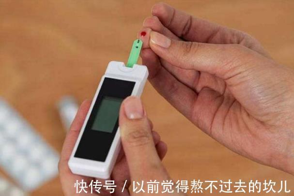 饮食习惯|4种食物被称为“升糖王”,糖尿病管不住嘴,打胰岛素也没用