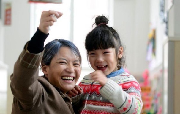 带娃|为何姥姥大多只会帮忙带娃到三岁?退出的原因,藏着老人的智慧