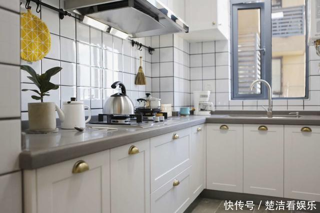 厨房|75平现代小清新空间，马卡龙色调温馨时尚，客厅镂空茶几精致唯美