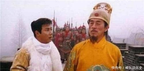 沈万三|朱元璋欲要除掉沈万三,指着桌上猪蹄问是什么菜,沈万三妙回3字保命!