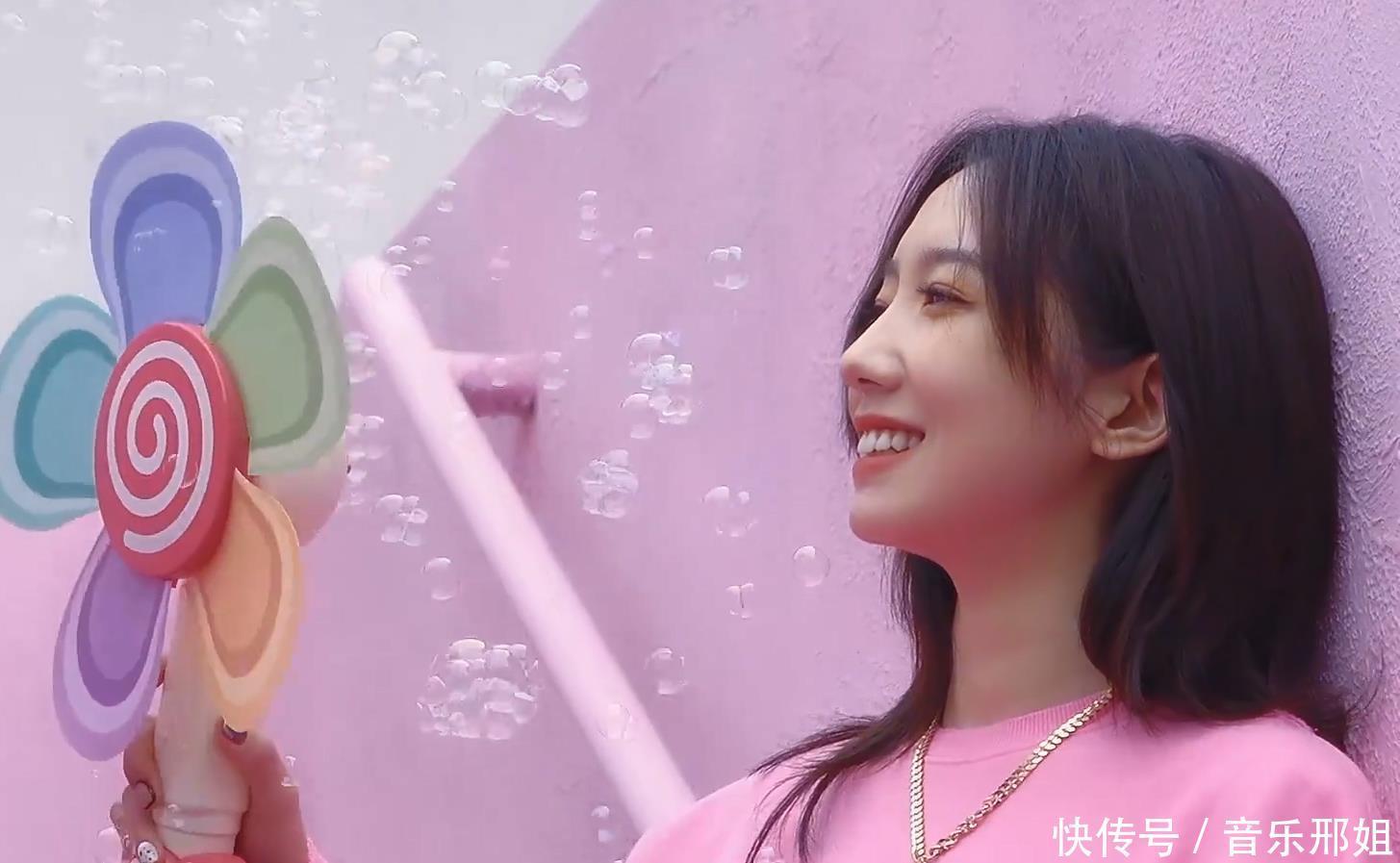 孟美岐 你谁啊当孟美岐开始“模仿”吴宣仪后我的心脏有点受不住