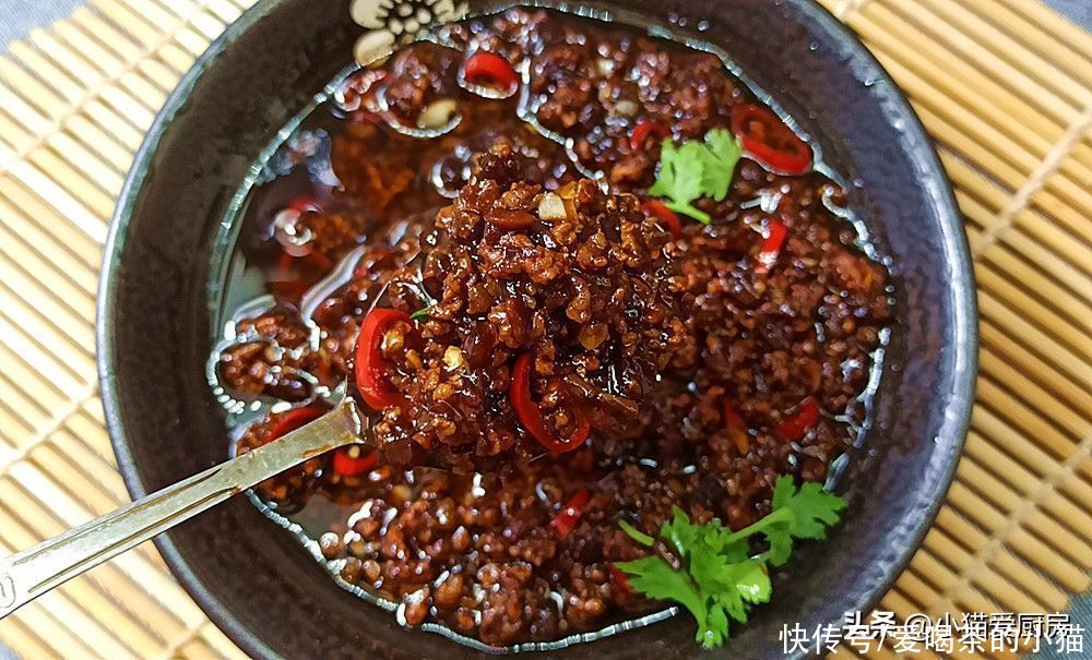 小米辣|“炸酱”究竟怎么做好吃？教你家常做法，做完吃一个星期都不坏