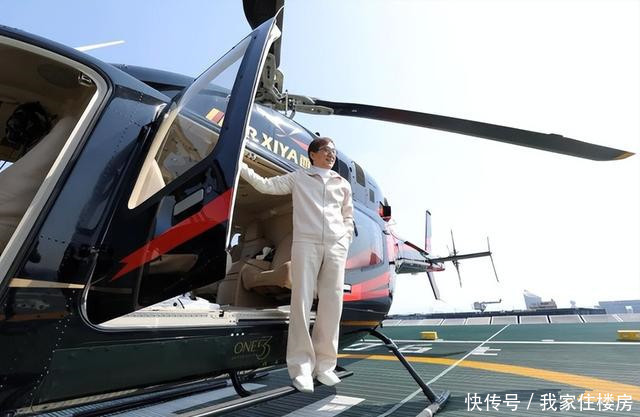 买房|成龙花2000万买房?细心的网友:开发商送的!