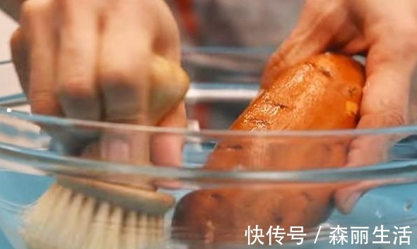 容嬷嬷|烤红薯原来这么简单,只需电饭锅,不加一滴水,流着糖汁香甜软糯