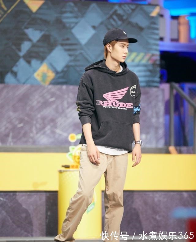 当程潇被众人追捧时，王一博直男一样怼她，这是别样的“甜”吗