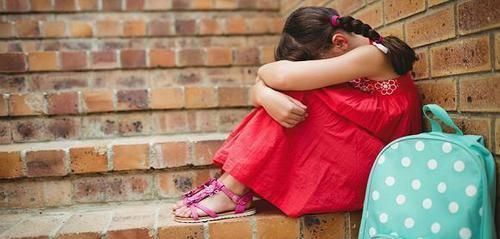 画笔|孩子的画笔下,若是出现这三种画,父母需警惕孩子或已受伤害