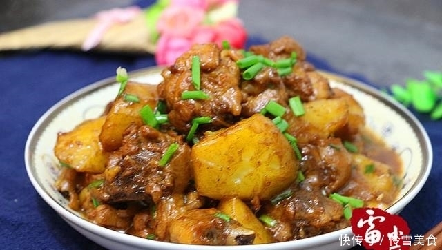 土豆别再炒丝了，像我这样烧，味道比鸡肉好！