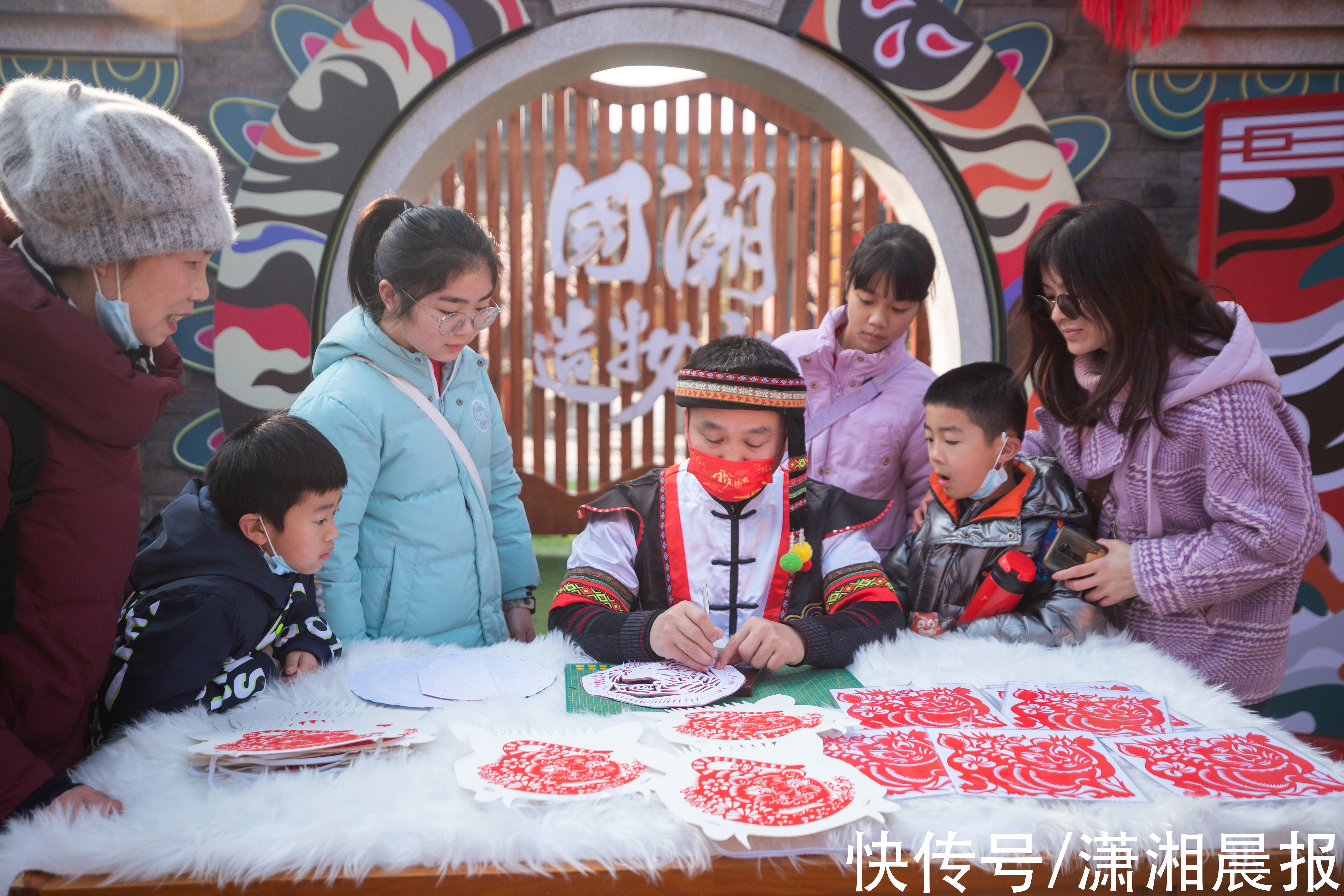 凿花|新春庙会年味浓，长沙方特开启欢乐中国年