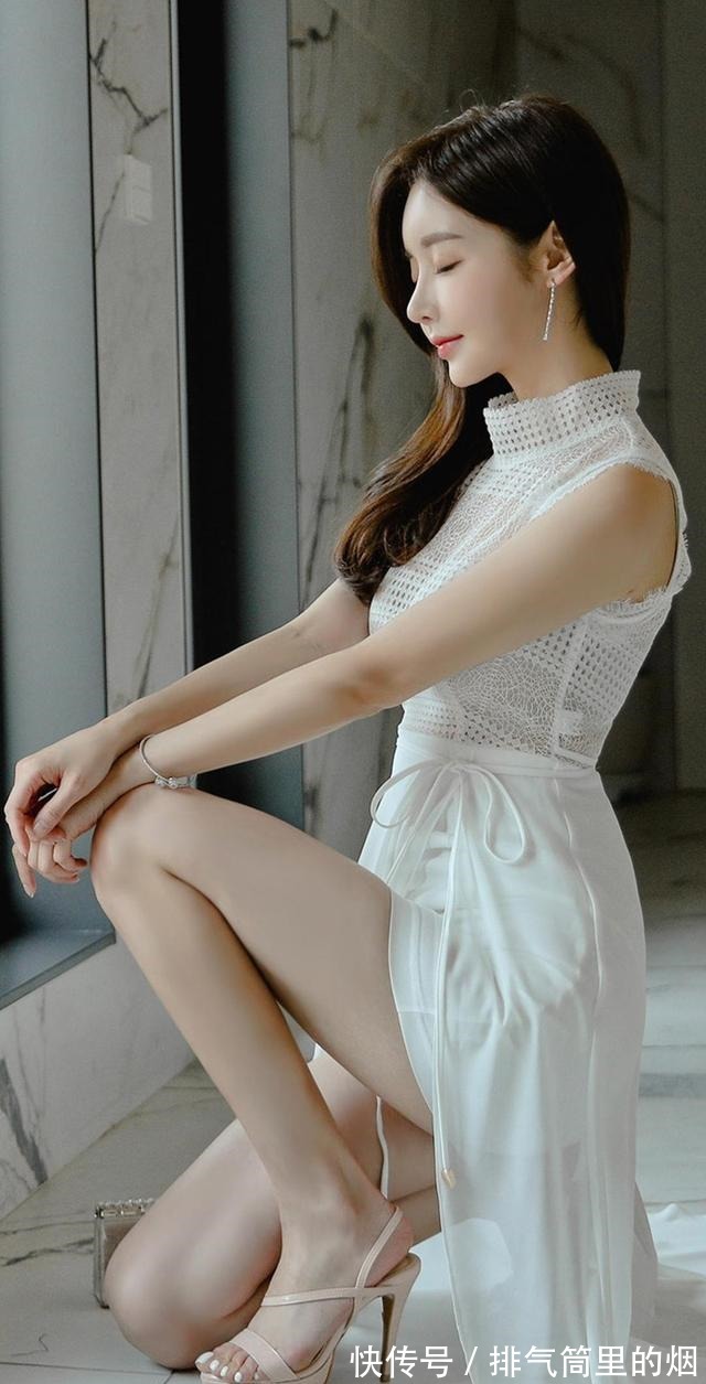时尚|孙允珠时尚搭配水纹涟漪白絮网纱透纱仙女裙,亭亭玉立!