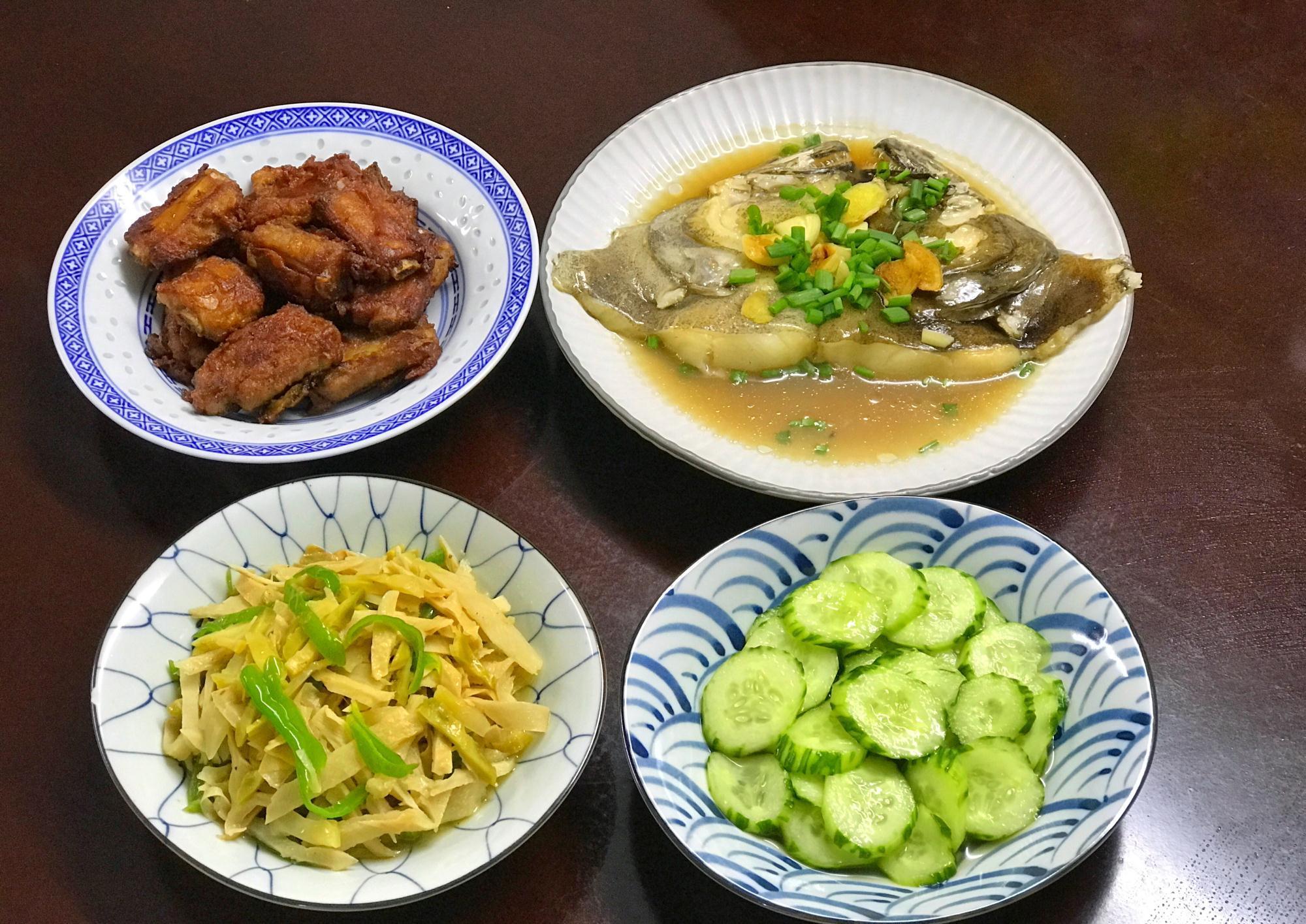 一家三口的日常晚餐，荤素4个菜不到60元，经济实惠又好吃