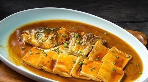 煎豆腐,切忌直接下油锅,下锅前多做一步,豆腐不碎不粘锅