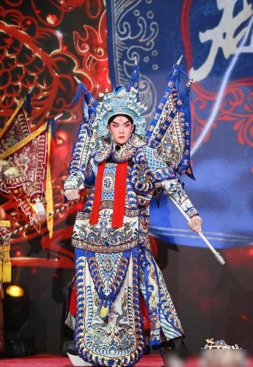 惊艳！王一博京剧扮演“大武生”赵云，唱响长坂坡