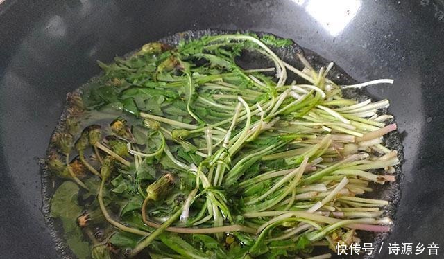 最近我迷上吃它,一拌一蒸好筋道,出锅蘸着料吃,2口一个,真香!