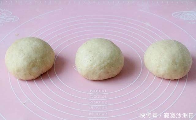 色拉油版吐司不用面包机,不用手揉面,依然可以做出手套膜的柔软