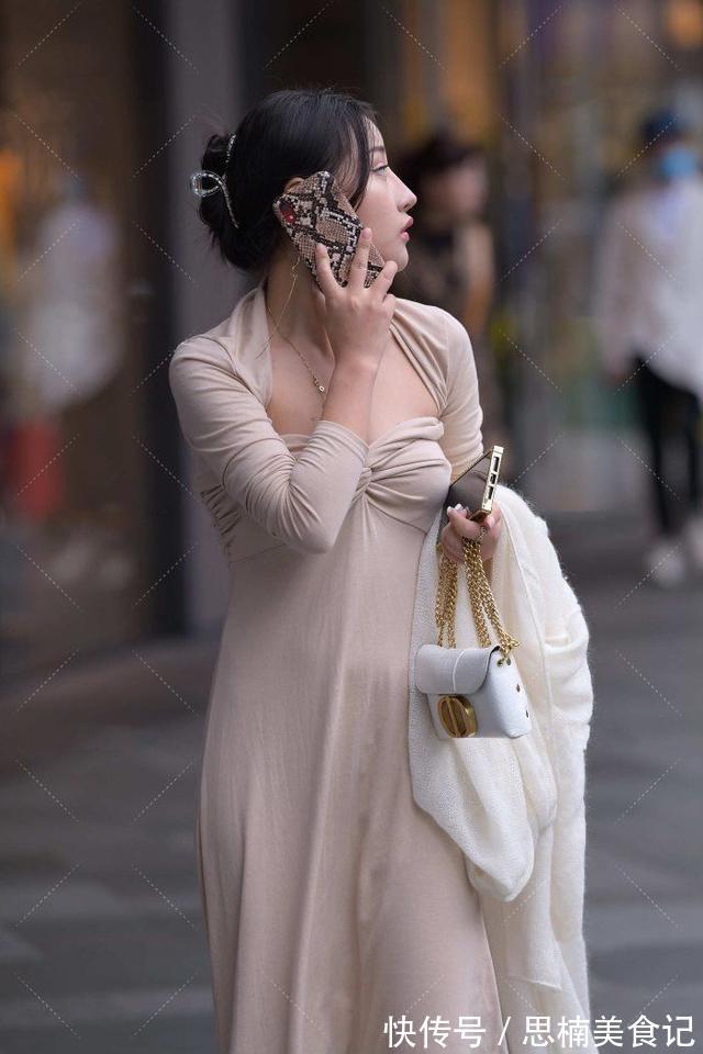 U领 不再过时的礼服,配上“U领”设计,时尚性感又显高