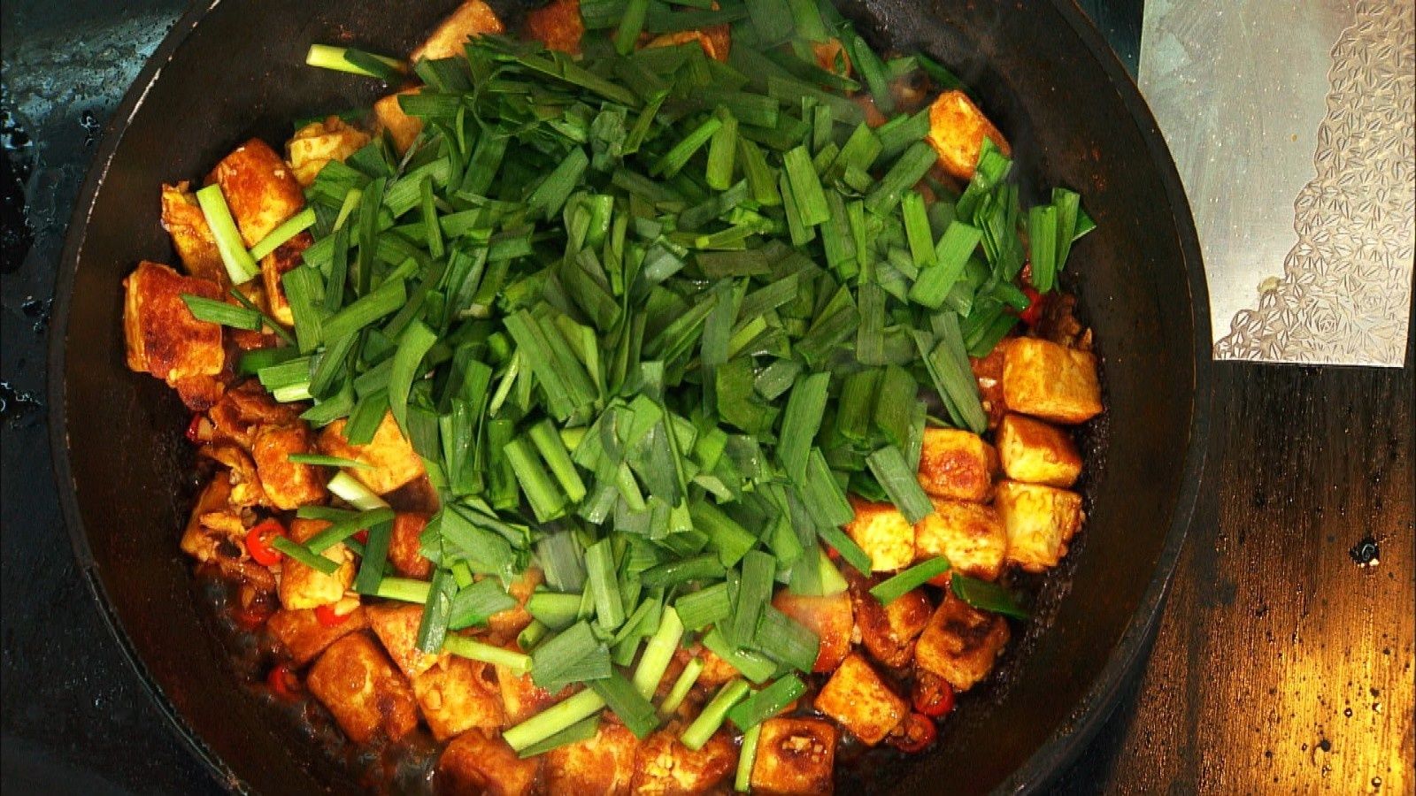 豆腐块|《养生厨房》今日菜谱——“韭香豆腐”