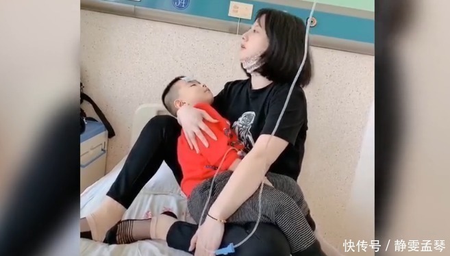 妈妈|姨妈抱着生病的外甥,这一幕感动了很多人,网友:姨妈也是妈