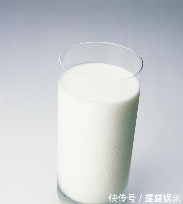 青苹果|45岁后的女人不要太节俭,常吃八种食物,加一运动补充雌激素