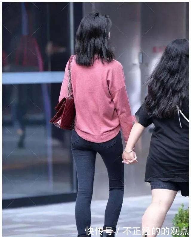 穿搭 一高一矮,一胖一瘦,穿搭风格不同,这对闺蜜给人感觉不一般!