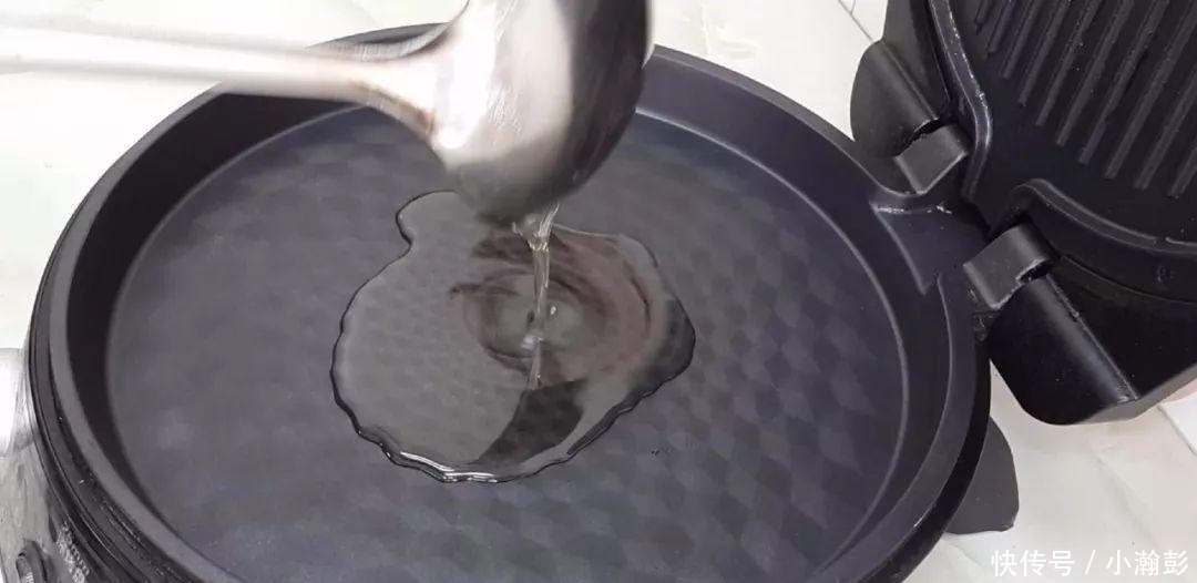 土豆又出新吃法，教你简单一做，比干锅土豆做法简单，比薯条好吃