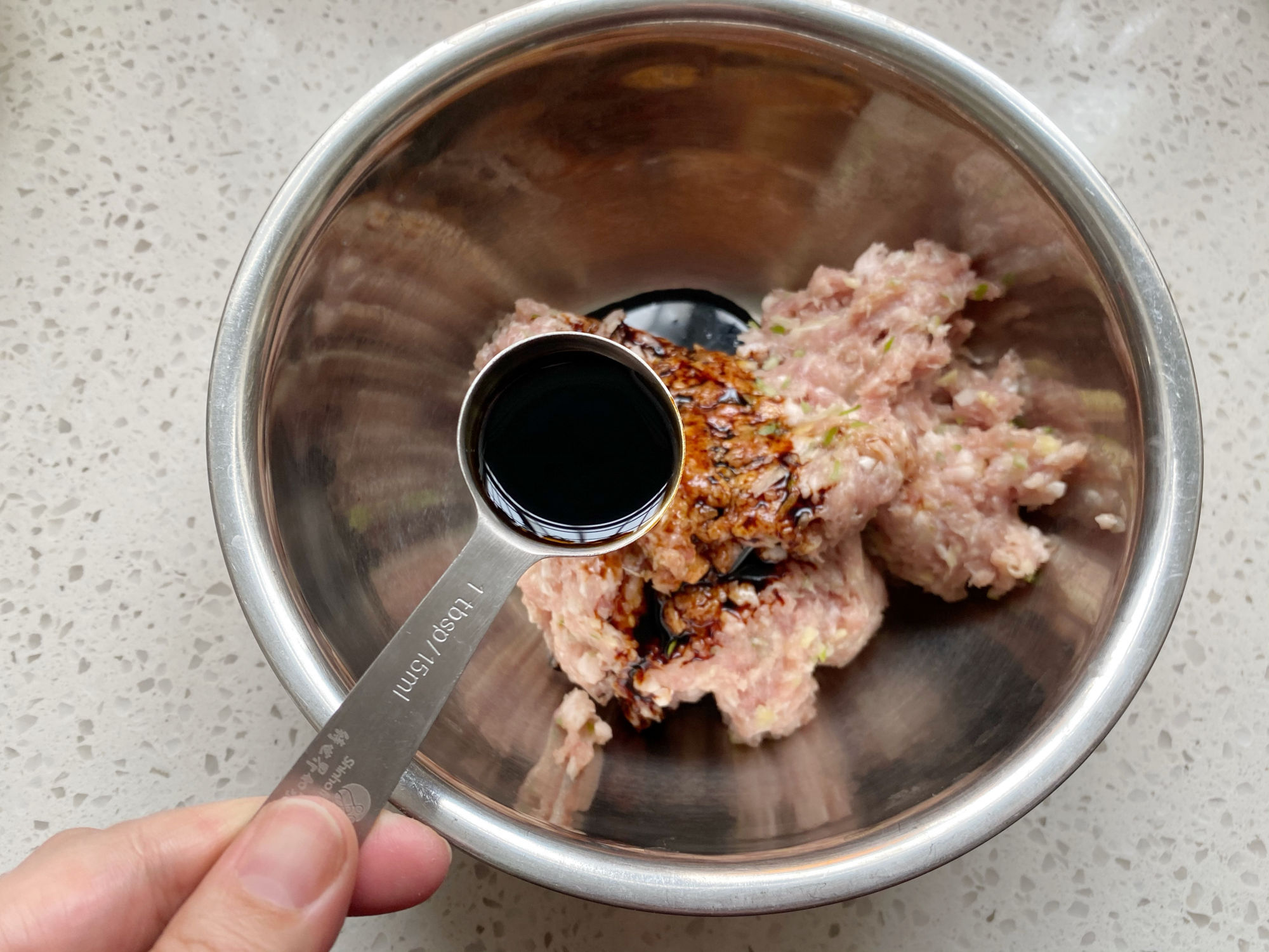  鲜嫩|白菜包饺子要不要焯水？传统老做法告诉你这样做，鲜嫩多汁营养高