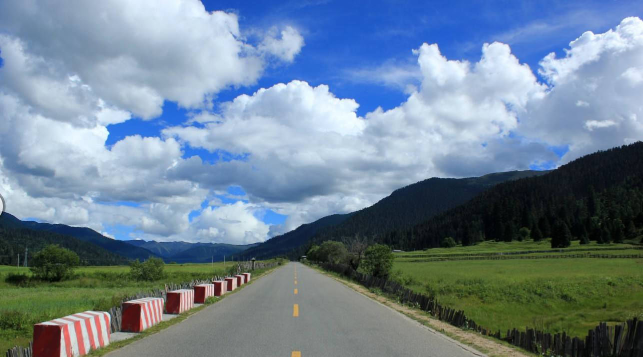 国内一条壮美的自驾公路，比川藏线更美，500公里充满四季美景