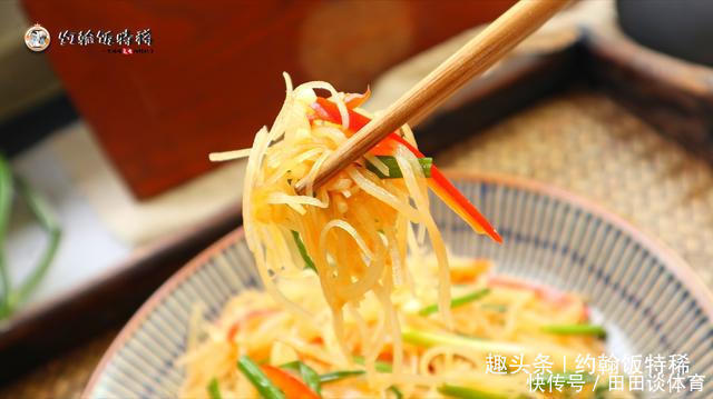 凉拌土豆丝,先焯水就错了,记住这4个步骤,简单开胃,脆嫩爽口