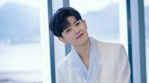 秋风|任嘉伦李沁空降横店影视城,嘉人沁影:期待《请君》,期待陆炎于登登