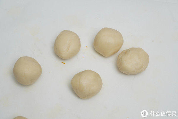 黄馅|老纪烘焙工坊 篇三十:中秋节它来了!今年教你奶黄流心月饼,好吃的不行,而且非常简单,有手就行