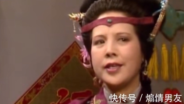 邢夫人!荣国府的管家权,是如何越过大嫂邢夫人,落到弟媳王夫人手里的?