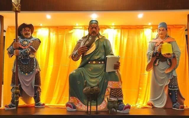 中了三枪|《三国演义》里,赵云为何三枪都没有刺死周仓?