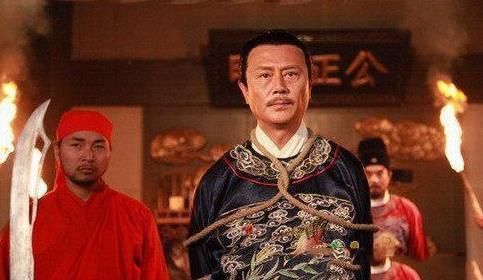 皇帝|此人因贪污入狱, 被斩前亮出免死金牌, 皇帝嘿嘿一笑: 收了他的牌子